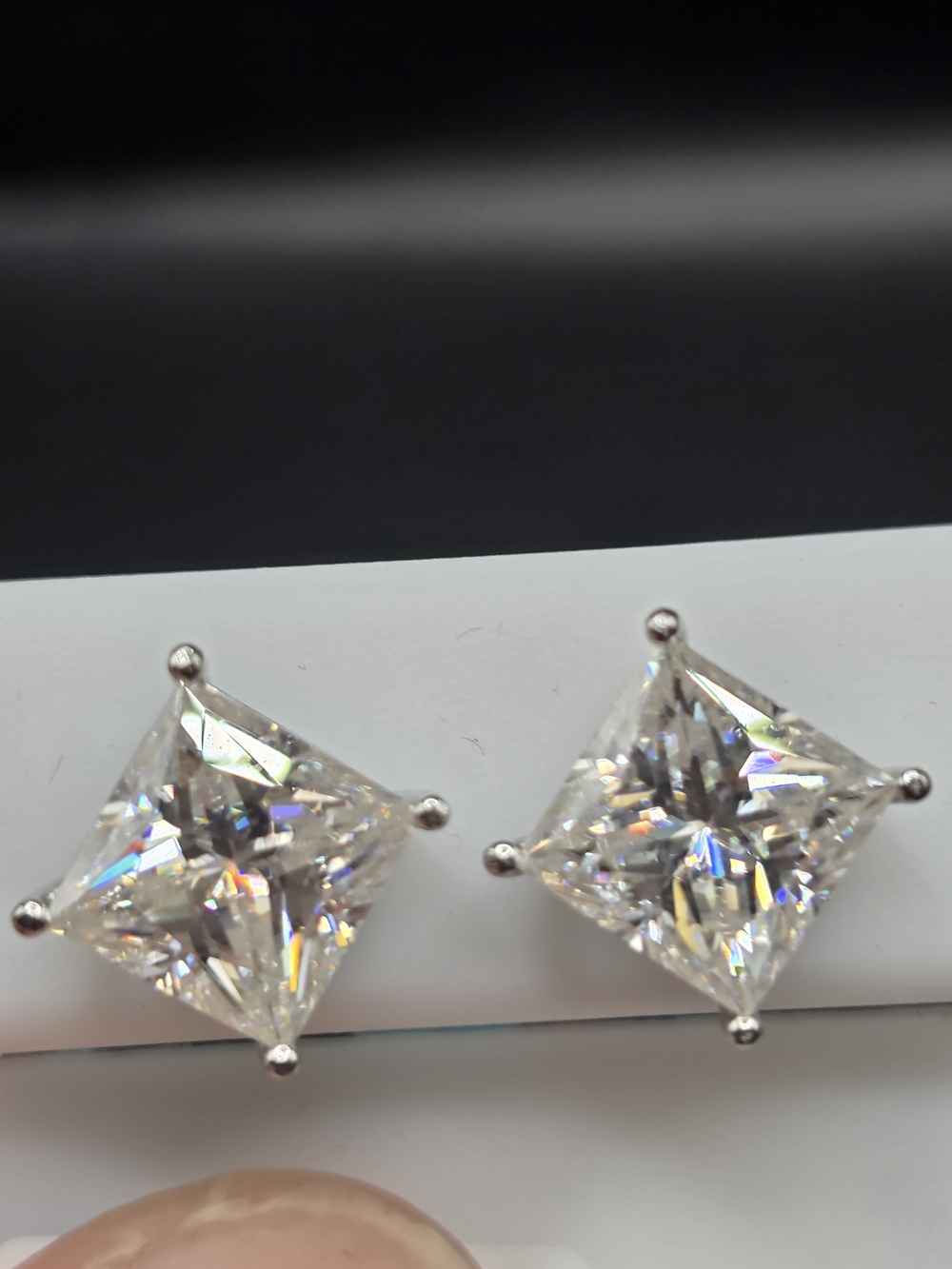 Classic Square-Cut Clear Moissanit Diamond Stud Earrings - Elegant Women Jewelry